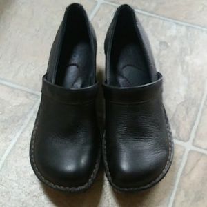 Born Toby II Black Leather Clogs Size 7